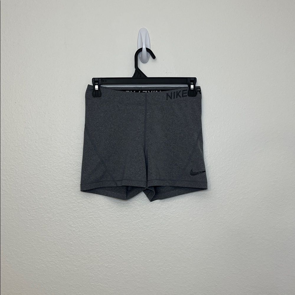 Nike Pro Women's 3.5” Shorts Gray-Medium